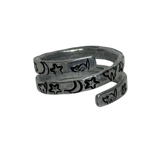 Handmade stamped witch core celestial black cat silver adjustable wrap ring - Picture 6 of 9